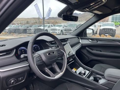 New 2026 Jeep Grand Cherokee L 4WD image 14