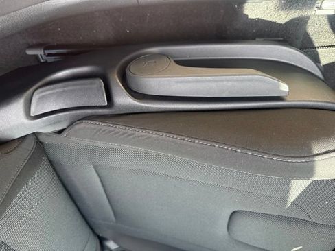 Used 2024 Hyundai Elantra SE FWD image 13