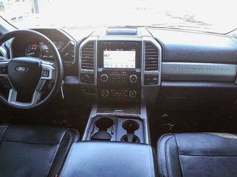 Used 2018 Ford F250 Lariat w/ Lariat Value Package AWD/4WD image 11