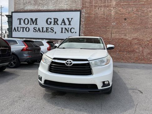 Used 2014 Toyota Highlander XLE AWD/4WD image 1
