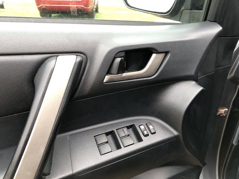 Used 2011 Toyota Highlander 2WD image 14