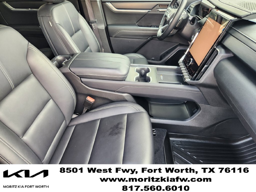 Used 2024 GMC Acadia Elevation FWD image 14