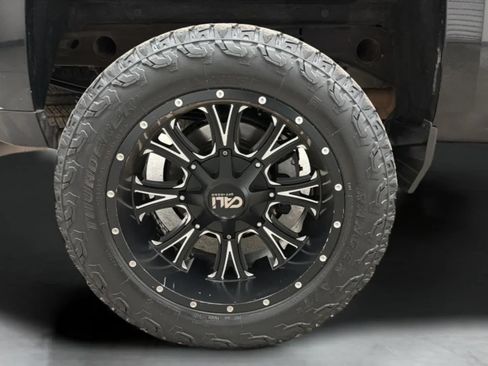 Used 2018 Chevrolet Silverado 1500 LT w/ All Star Edition AWD/4WD image 27