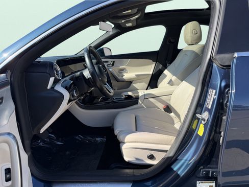 Used 2022 Mercedes-Benz CLA 250 image 11