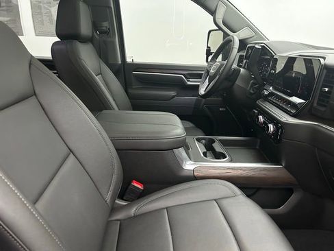 Used 2025 GMC Sierra 2500 SLT w/ SLT Premium Package image 36