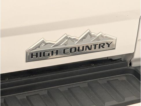 Used 2019 Chevrolet Silverado 2500 High Country w/ Duramax Plus Package AWD/4WD image 6