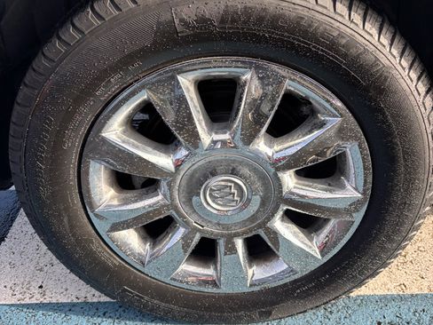 Used 2011 Buick Enclave CXL image 41