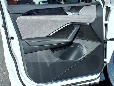 Certified 2025 Volkswagen Tiguan S image 16