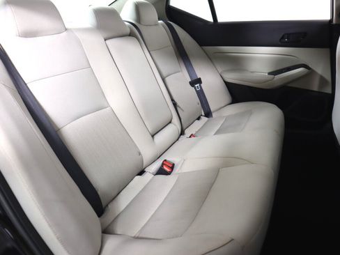 Used 2025 Nissan Altima 2.5 SV FWD image 36