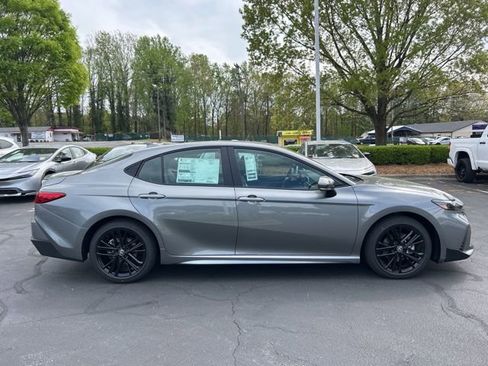 New 2026 Toyota Camry SE FWD image 4