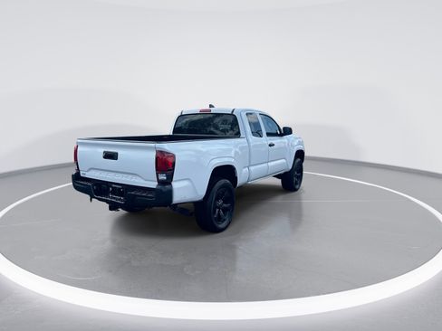 Used 2022 Toyota Tacoma SR RWD image 9