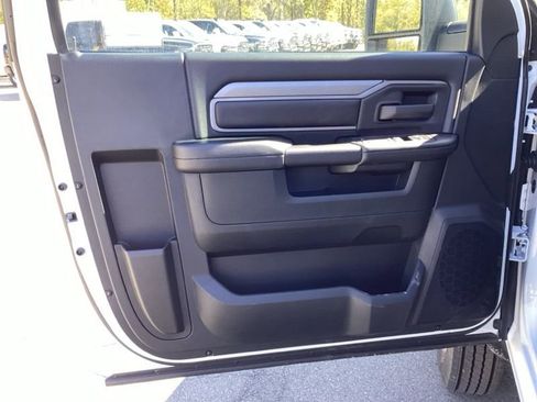 New 2025 RAM 5500 Tradesman AWD/4WD image 14