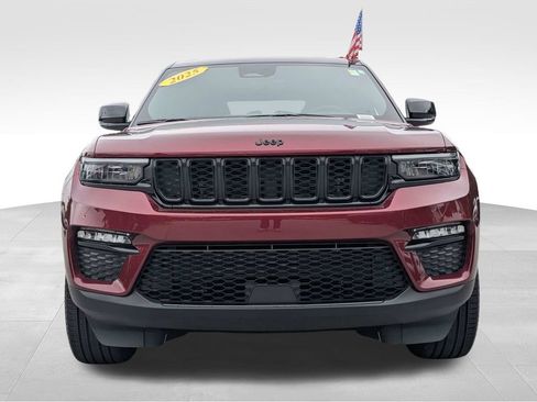 Used 2025 Jeep Grand Cherokee Limited AWD/4WD image 8