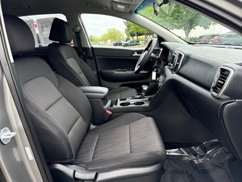 Used 2019 Kia Sportage LX AWD/4WD image 18