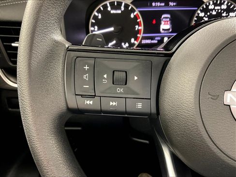 Used 2023 Nissan Rogue SV AWD/4WD image 11