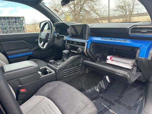 Used 2024 Toyota Tacoma TRD Off-Road image 39