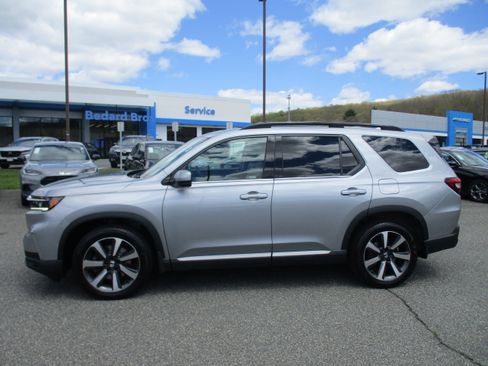 Certified 2023 Honda Pilot Touring image 8