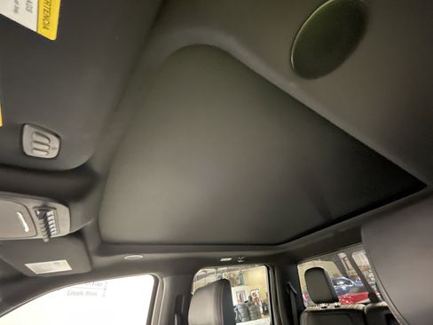 Used 2025 Ford F150 Raptor image 7