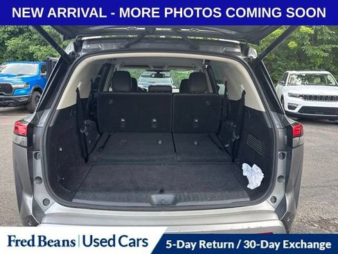 Used 2022 Nissan Pathfinder SL AWD/4WD image 12