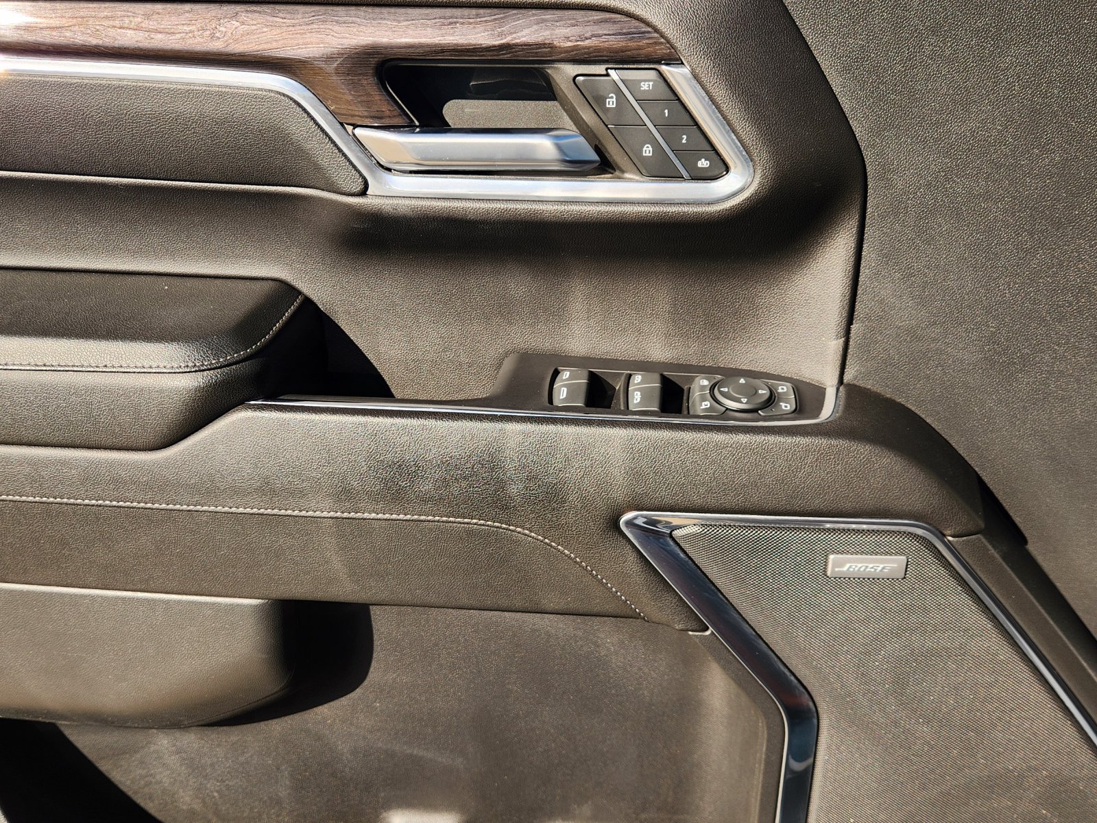 Certified 2023 Chevrolet Silverado 1500 LTZ AWD/4WD image 27
