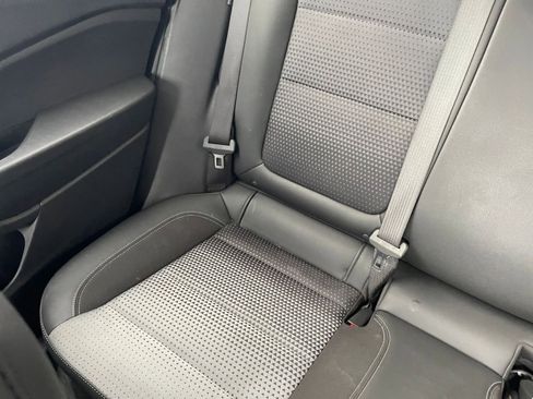 Used 2025 Chevrolet Trax LT w/ LT Convenience Package image 39