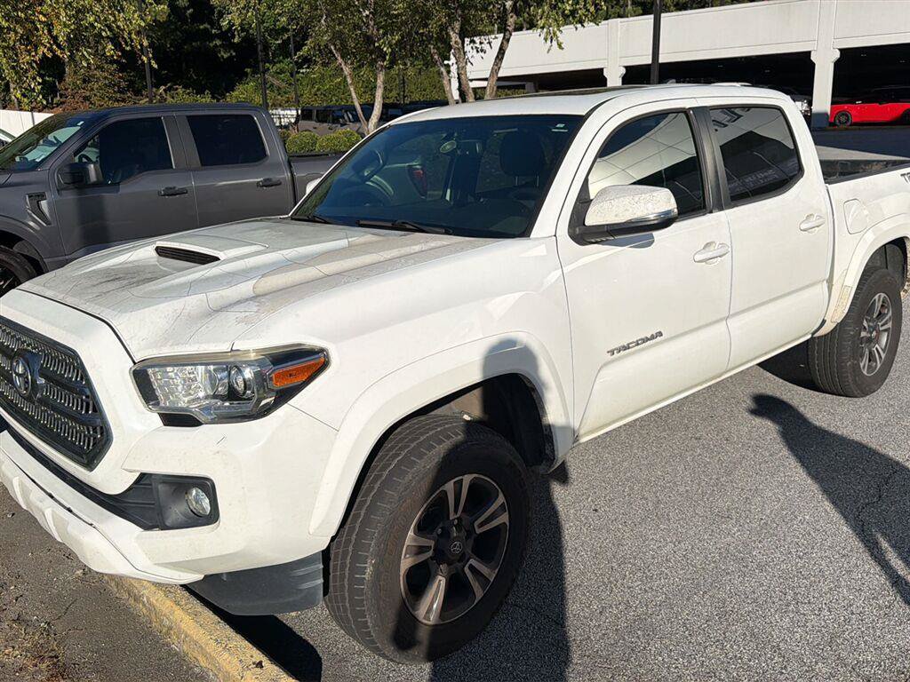 Used 2017 Toyota Tacoma TRD Sport w/ Premium & Technology Package AWD/4WD image 10