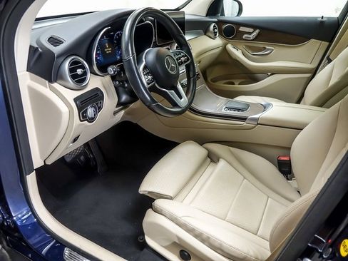 Used 2022 Mercedes-Benz GLC 300 4MATIC w/ Premium Package Lite image 10