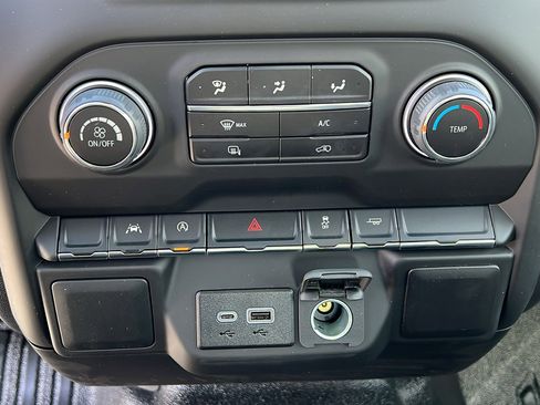 New 2025 Chevrolet Silverado 1500 W/T image 17