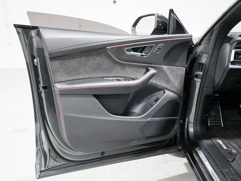 Used 2022 Audi RS Q8 image 31