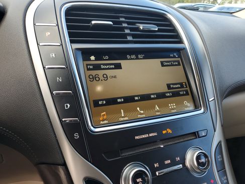 Used 2018 Lincoln MKX Select w/ Select Plus Package image 24