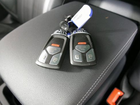 Certified 2024 Audi Q5 e Premium Plus w/ Premium Plus Package image 13