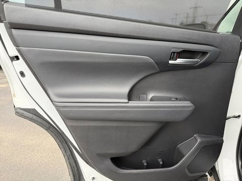 Certified 2024 Toyota Highlander XSE AWD/4WD image 33