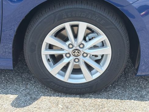 New 2026 Toyota Camry Hybrid FWD image 12