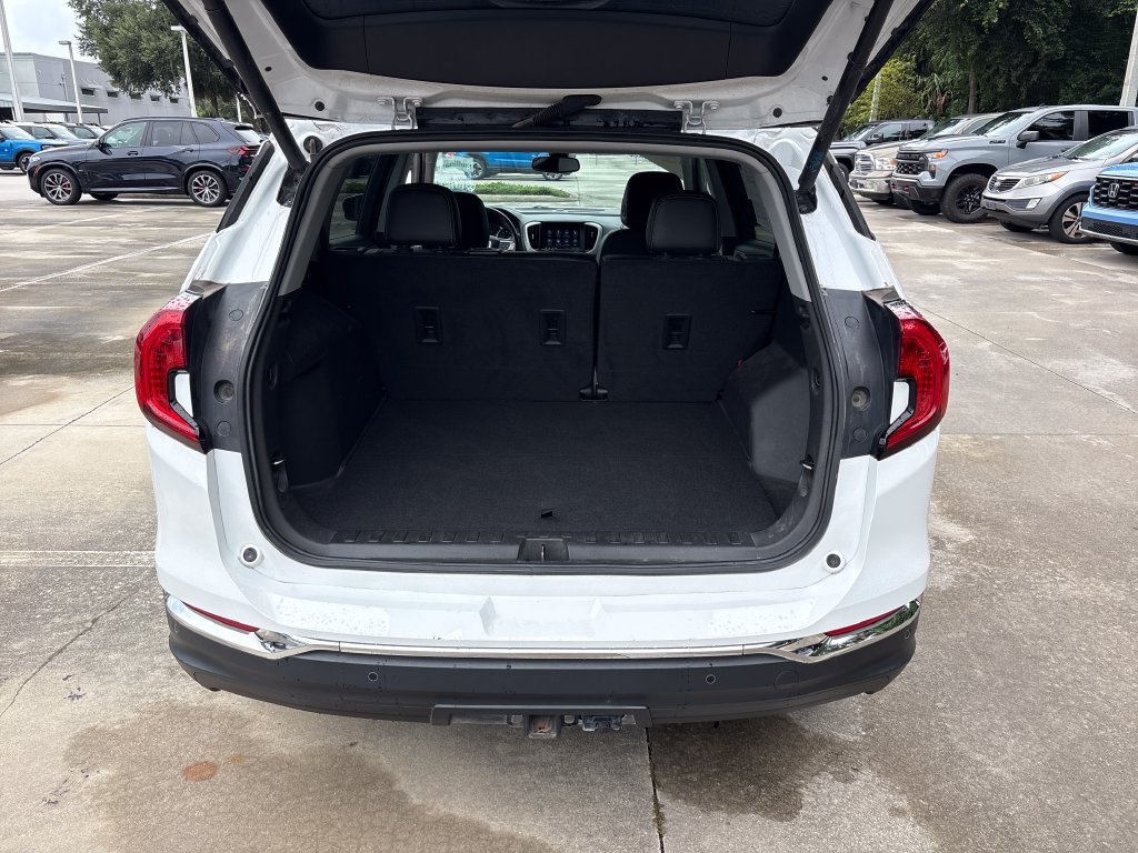 Used 2022 GMC Terrain SLT w/ Tech Package FWD image 29