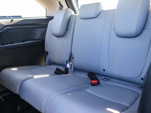 Used 2023 Honda Odyssey Touring image 23