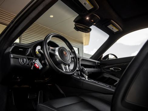 Certified 2015 Porsche 911 Turbo S AWD/4WD image 4