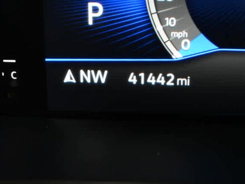 Used 2023 Volkswagen Taos SE FWD image 21