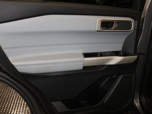 Used 2021 Ford Explorer XLT w/ Equipment Group 202A image 27