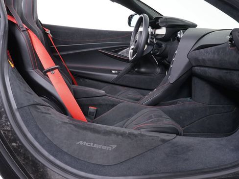 Used 2024 McLaren 750S Spider RWD image 30