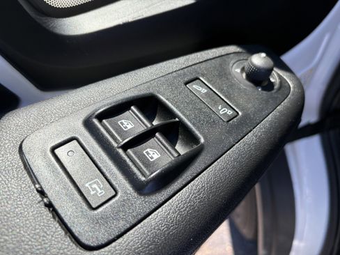 Used 2025 RAM ProMaster 2500 w/ Convenience Group FWD image 24
