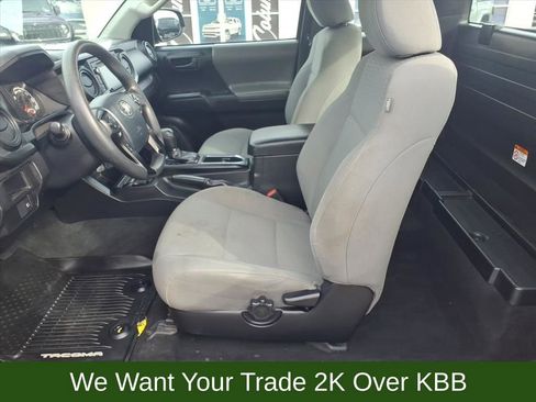 Used 2018 Toyota Tacoma SR image 11