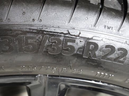 Used 2025 BMW X7 M60i w/ Executive Package image 52