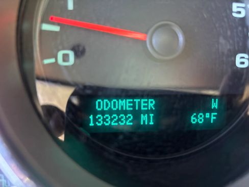 Used 2013 GMC Sierra 1500 SLE w/ Power Tech Package RWD image 2