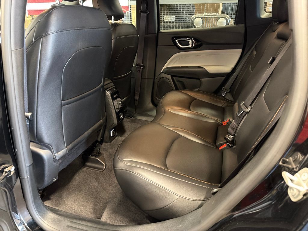 Used 2024 Jeep Compass Limited AWD/4WD image 16