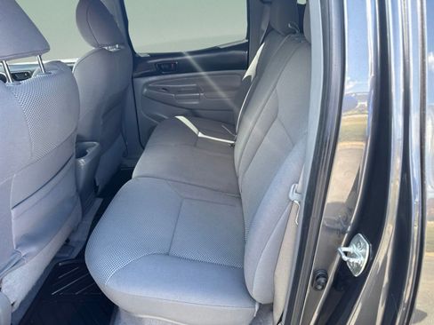 Used 2011 Toyota Tacoma 4x4 Double Cab w/ TRD Sport Pkg w/JBL Audio image 13