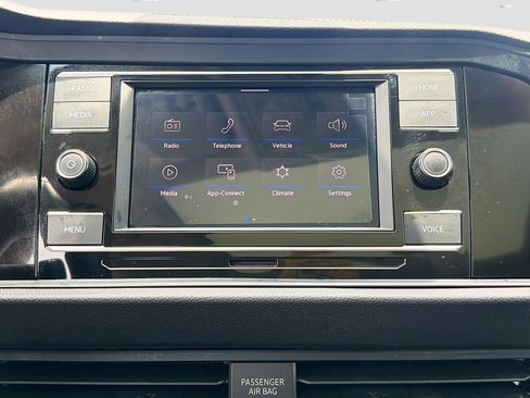 Used 2024 Volkswagen Jetta SE w/ Panoramic Sunroof Package FWD image 27