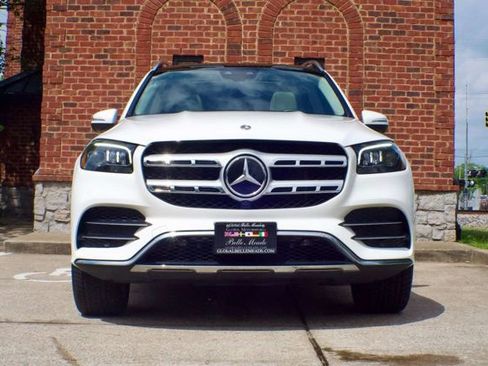 Used 2022 Mercedes-Benz GLS 450 4MATIC image 2