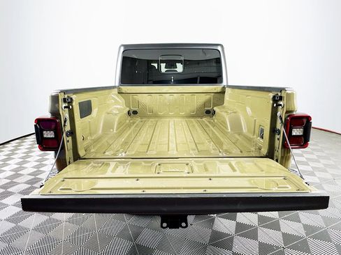 Used 2026 Jeep Gladiator Rubicon AWD/4WD image 24