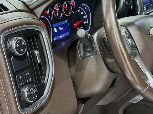 Used 2019 Chevrolet Silverado 1500 LTZ w/ LTZ Texas Edition RWD image 10