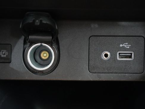 Used 2025 Nissan Versa SV FWD image 19